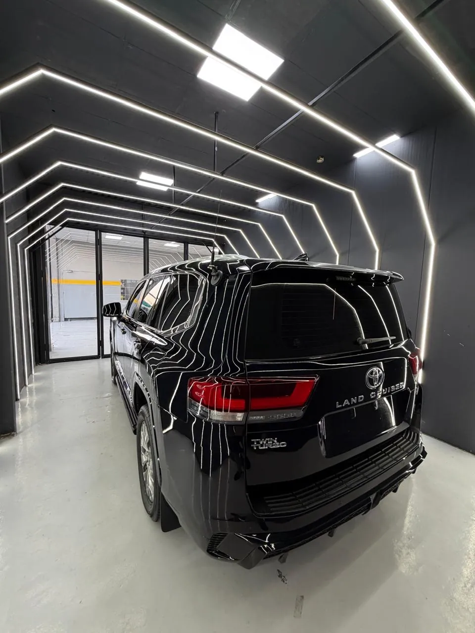 Premium Automotive Workshop & Car Detailing Studio for Sale in Dubai | Fully Equipped Auto Business