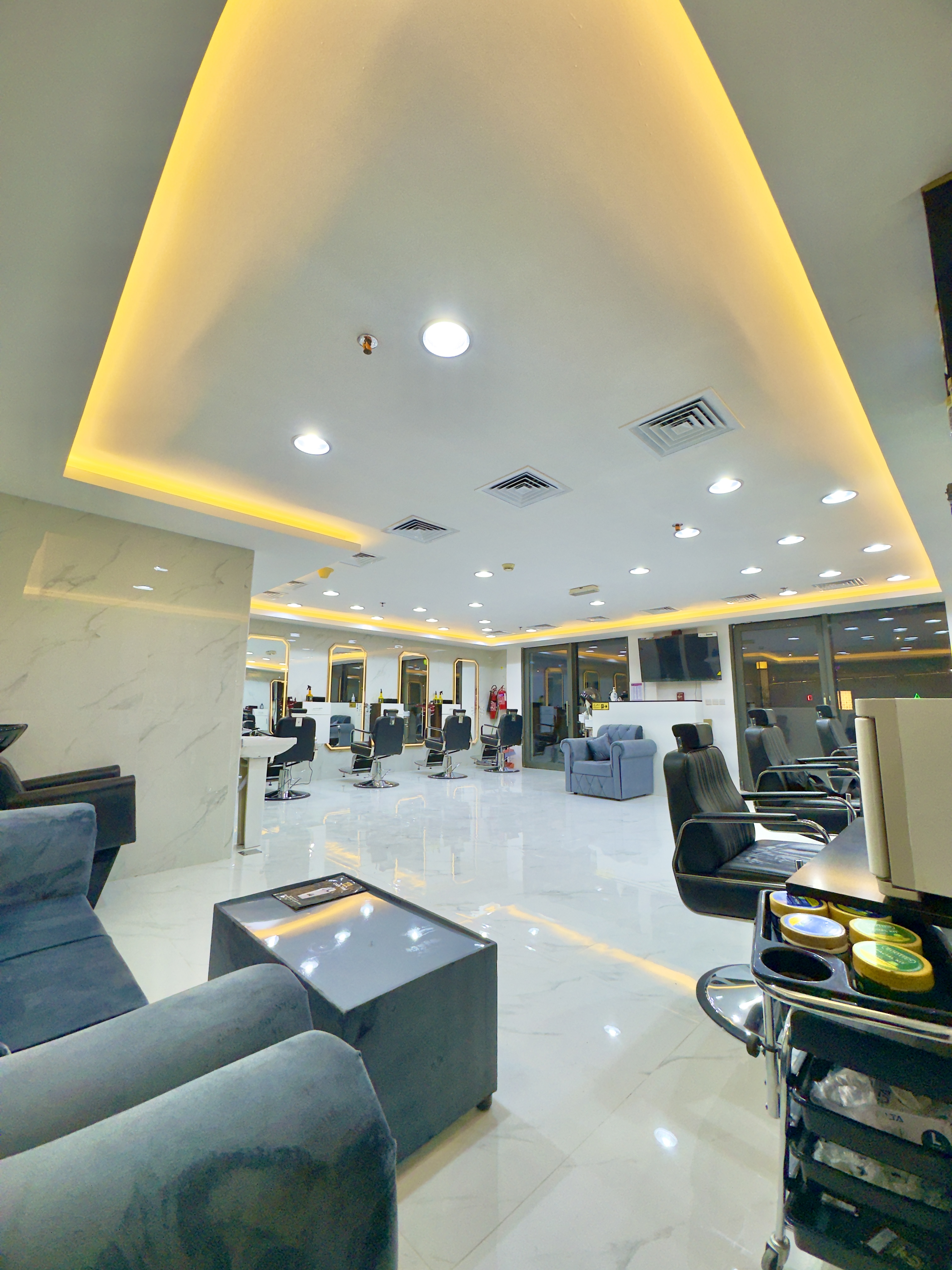 Profitable Gents Salon for Sale in Dubai | Fully Equipped Barber Shop | Prime Location