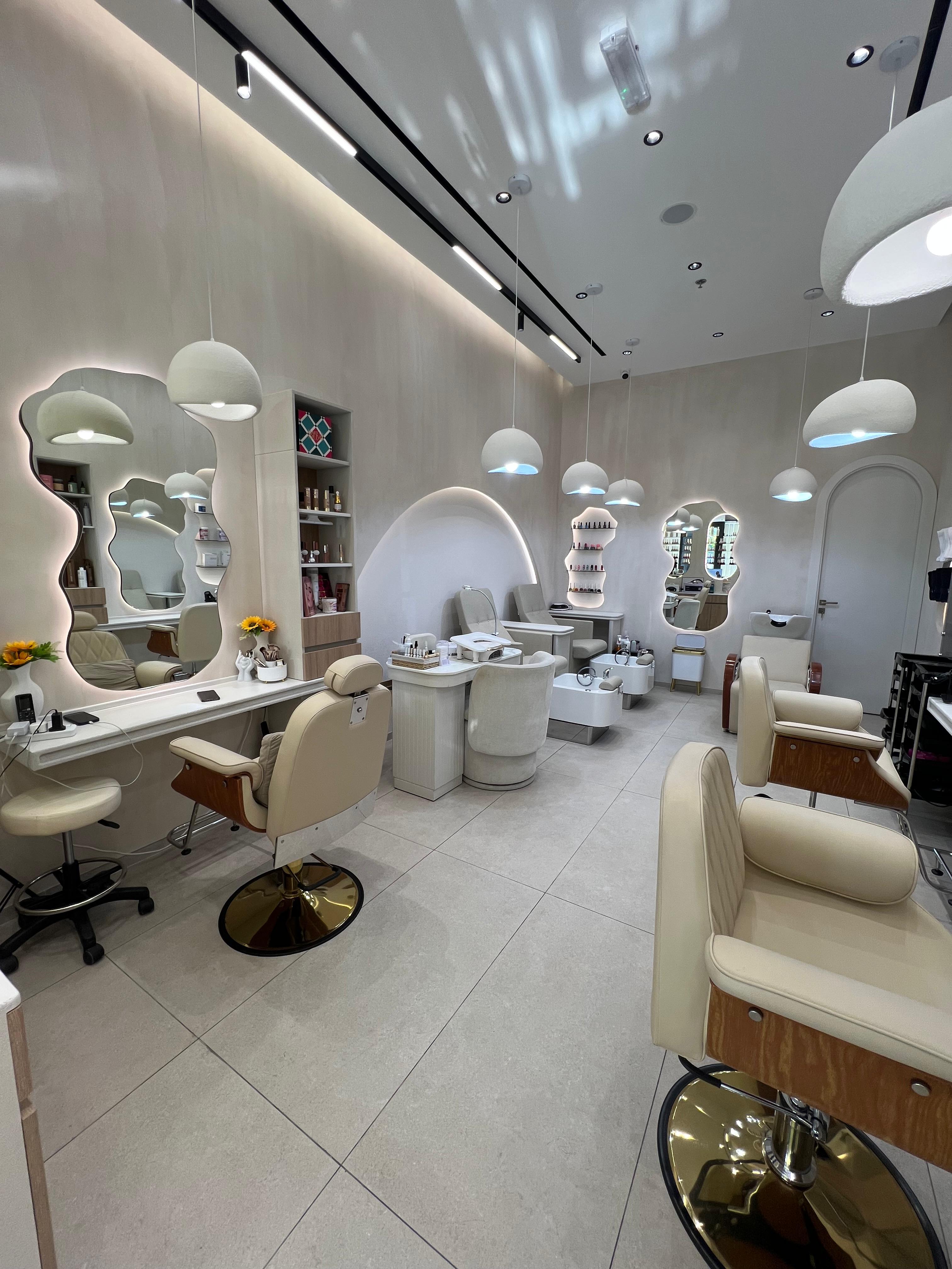 Ladies Beauty Salon for Sale in Dubai | Fully Equipped Turnkey Salon Business